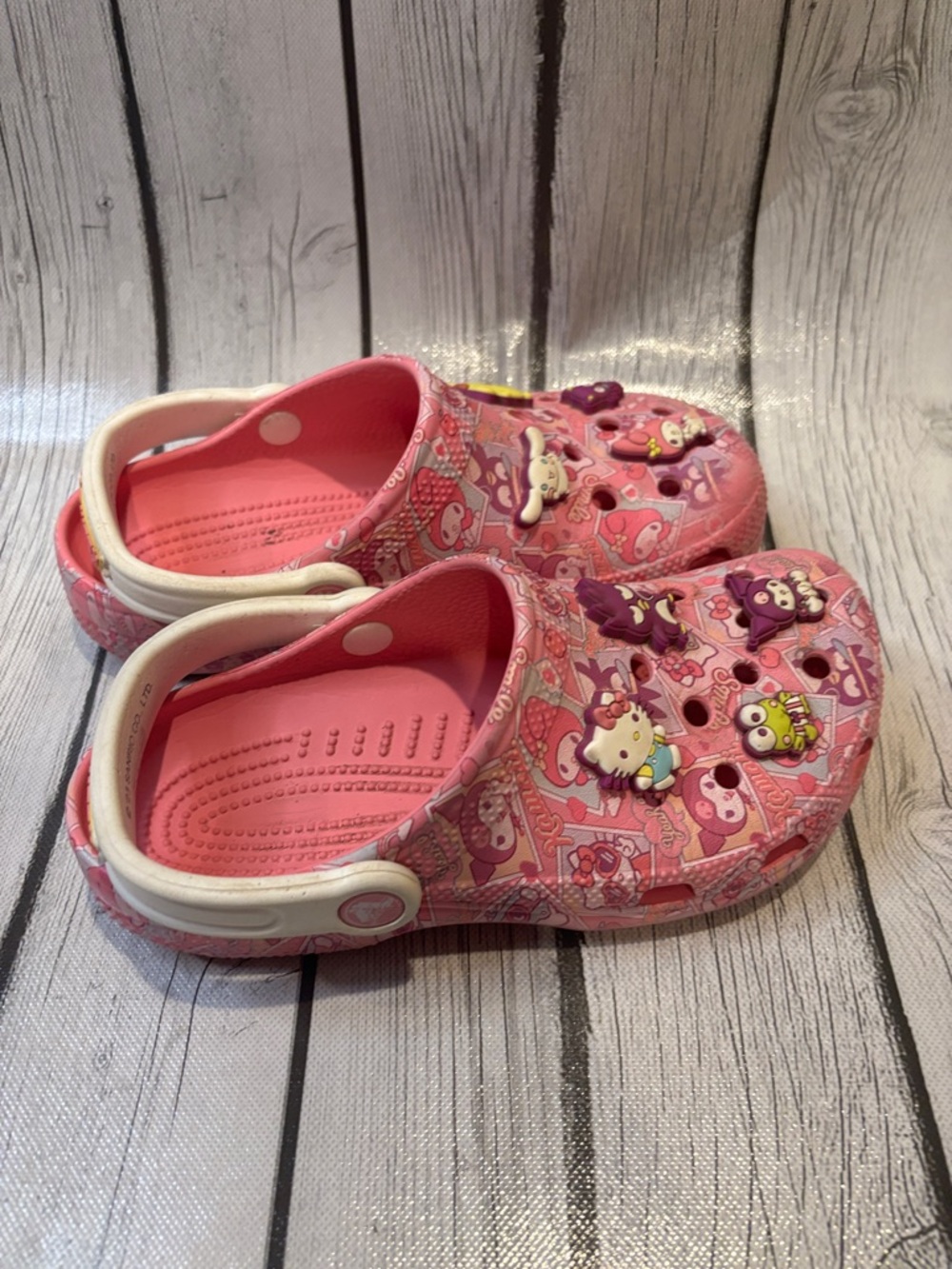 CROCS Kids size 4 Pink Hello Kitty Sanrio Clog Sandals with Charm Accents - Picture 3 of 7
